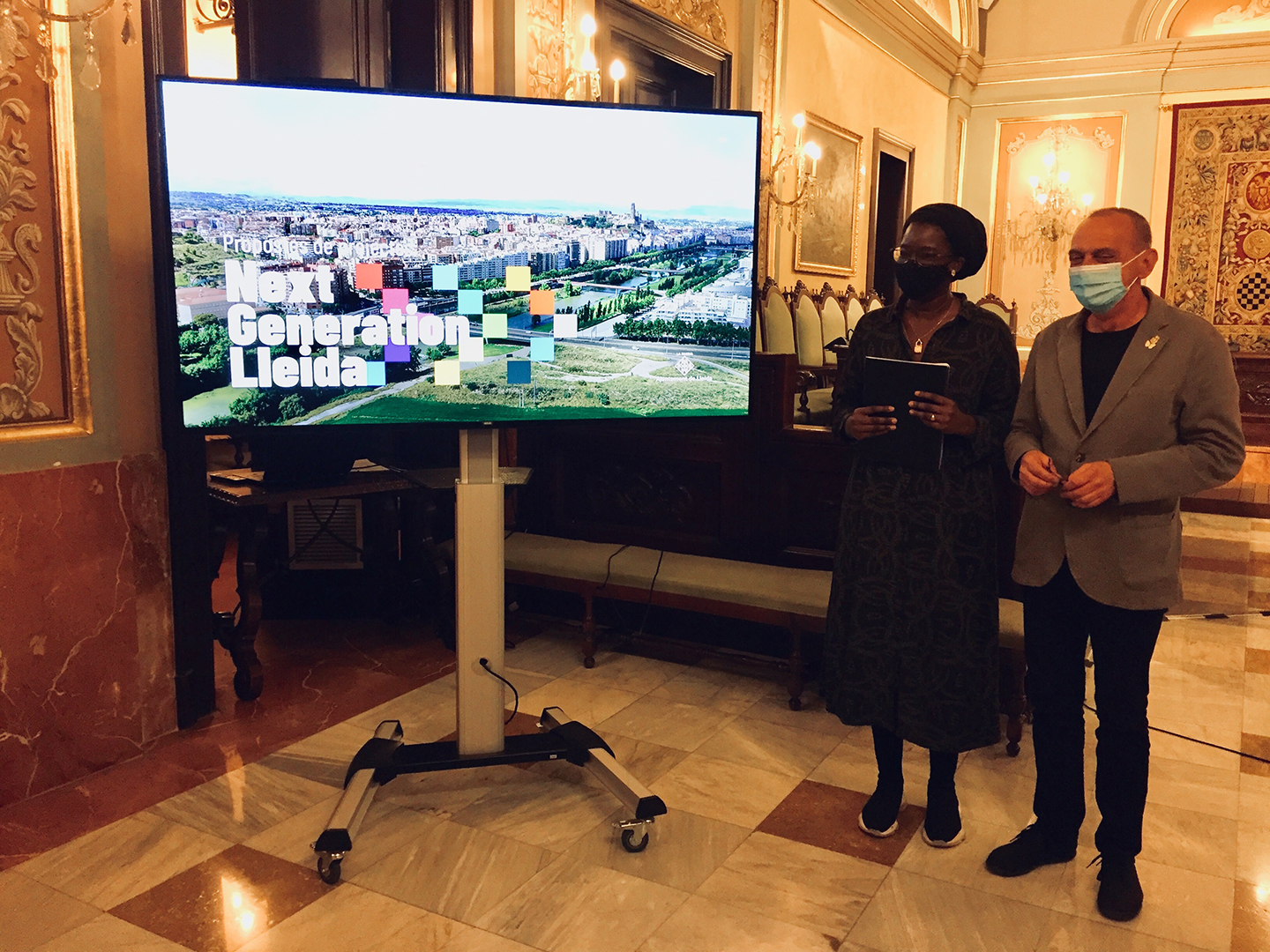 Miquel Pueyo i Mariama Sall, en la presentació dels projectes Next Generation.