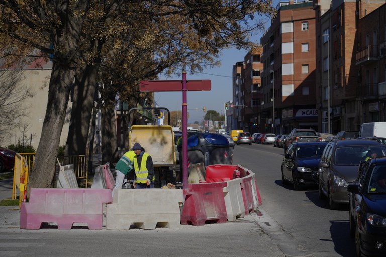 Comencen les obres del carril bici de l’INS Montsuar