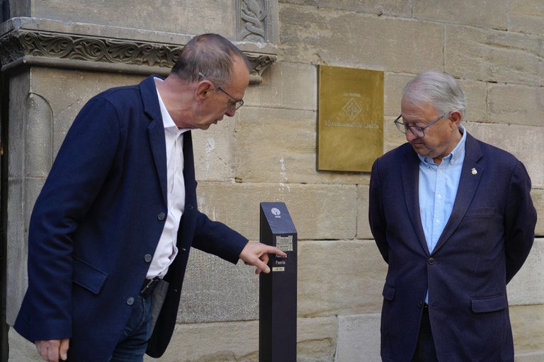 L'alcalde i el president de Turisme ha presentat el prototip de balissa per a la senyalització turística de Lleida