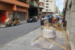 Obres d’ampliació de la vorera al carrer Vallcalent