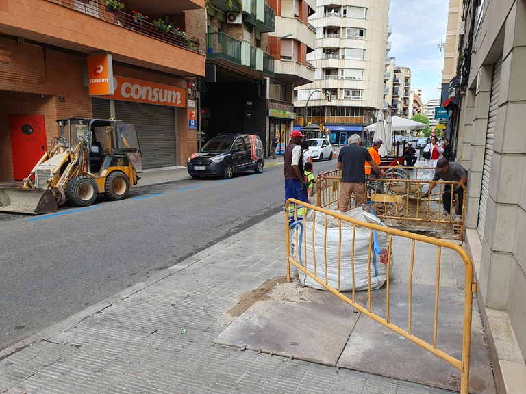 Les obres s'han iniciat amb les cates per a localitzar els serveis existents