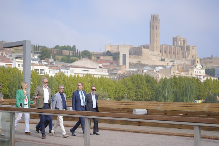 L'alcalde Larrosa amb el secretari d'estat de Medi Ambient, Hugo Morán, qui ha visitat Lleida aquest divendres.