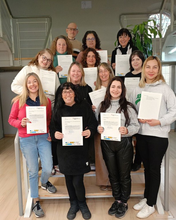 L’Institut Municipal d’Ocupació lliura els diplomes del Programa de Suport a les dones en els àmbits rural i urbà.
