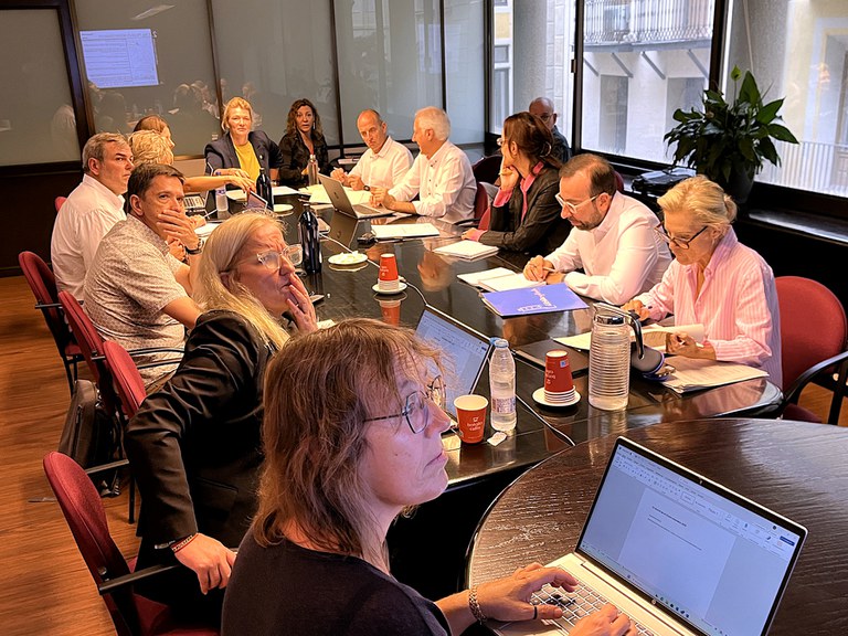 La reunió de la comissió ha tingut lloc aquest matí a la regidoria.